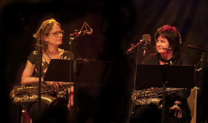 Saxophonists Sophie Alour (left) and Géraldine Laurent (right), with the Dal Sasso Big Band, at the Parfum de jazz festival in Pierrelatte (Drôme), August 24, 2022. 