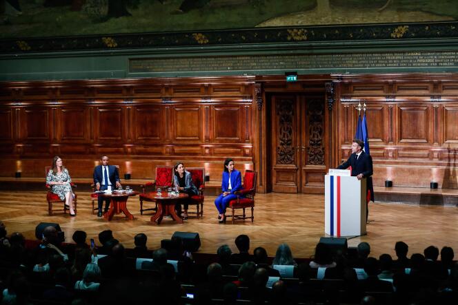 Speech by Emmanuel Macron, flanked (from left to right) by Carole Grandjean, Minister Delegate in charge of Vocational Education and Training, Pap Ndiaye, Minister of Education, Amélie Oudéa-Castéra, Minister of Sports, and Sarah El Haïry, Secretary of State in charge of Youth and Universal National Service, to the academy rectors gathered at La Sorbonne, in Paris, on August 25, 2022.