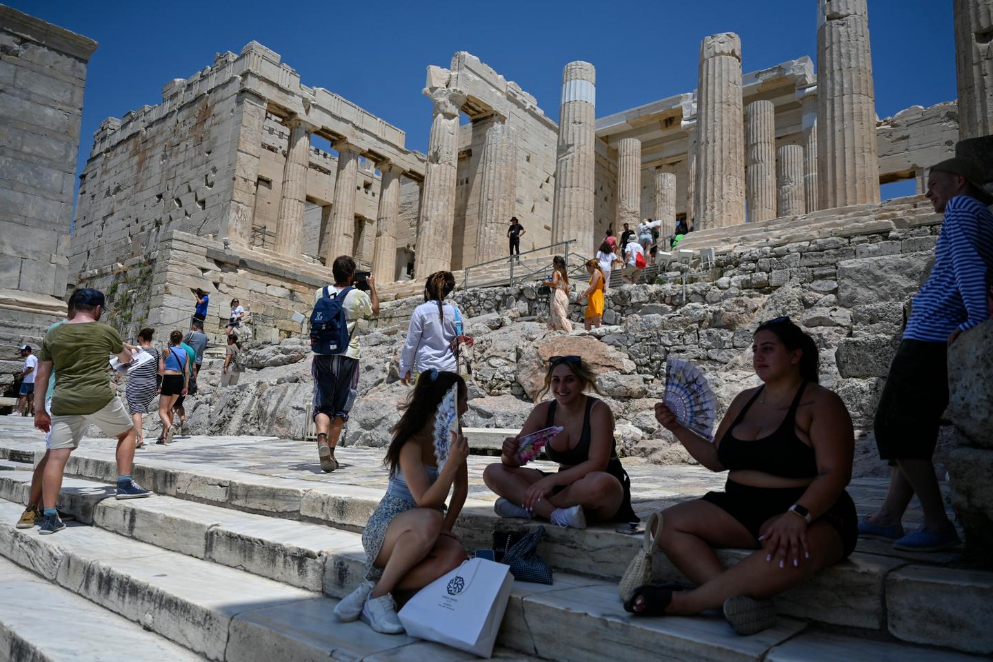 En Grèce, la fréquentation touristique bat des records mais pose des