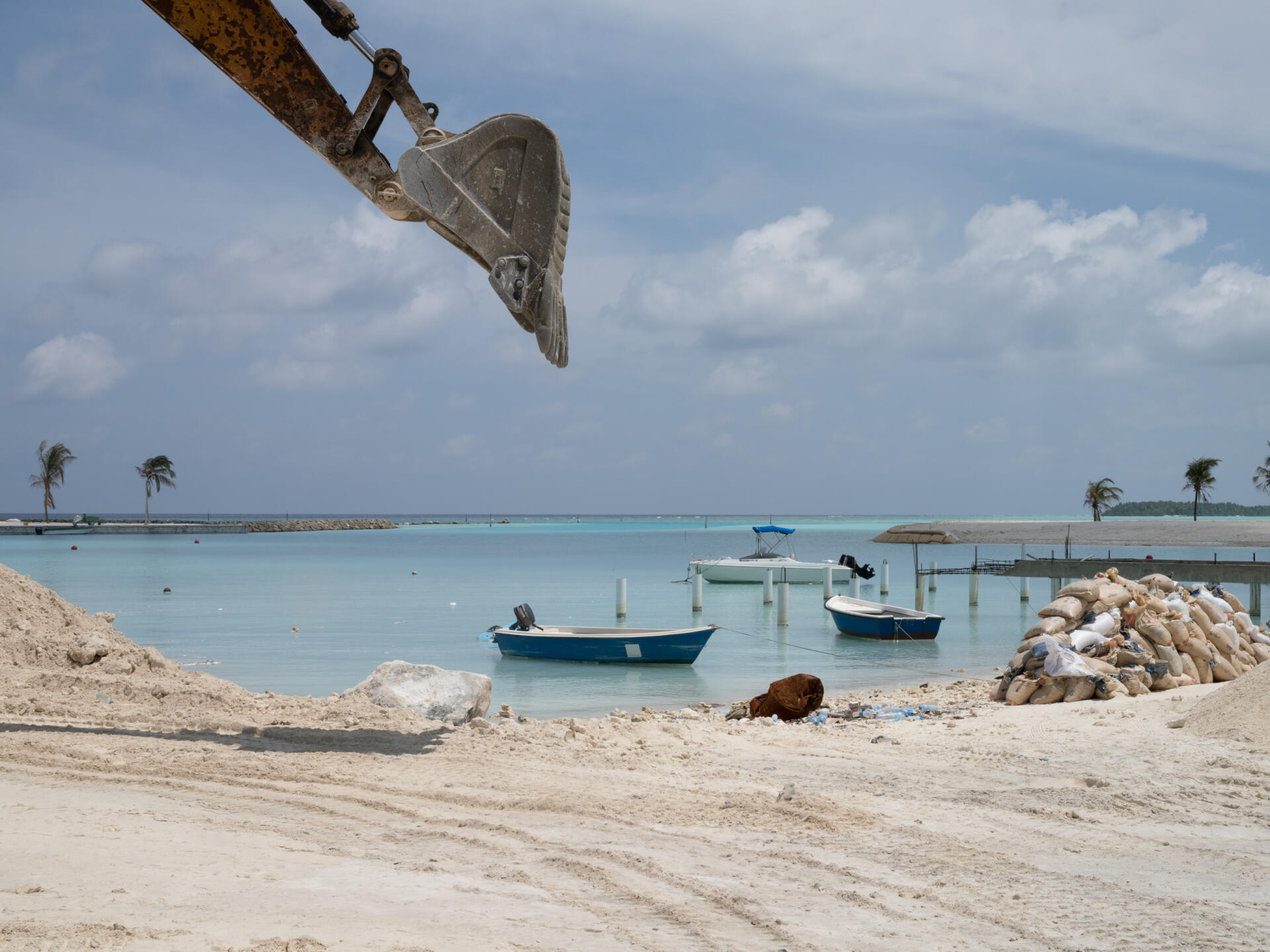 Le chantier de construction du nouveau port sur l’île de Fulhadhoo, aux Maldives, le 14 février 2022.