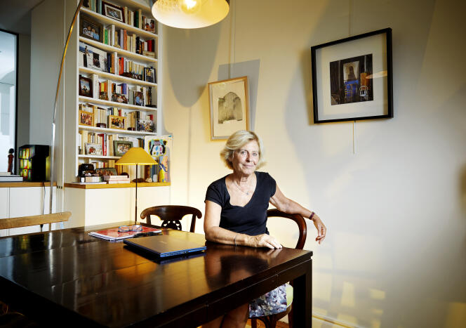 Brigitte Autran, chez elle, à Paris, le 26 août 2022.
