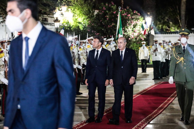 French President Emmanuel Macron and his Algerian counterpart Abdelmadjid Tebboune in Algiers on August 25, 2022.