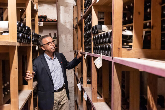 The environmental mayor of Bordeaux, Pierre Hurmic, in the cellar of the town hall, on August 29.