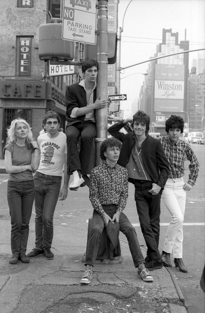 The Blondie group, in New York, in 1978, with from left to right: Debbie Harry, Chris Stein, Jimmy Destri, Nigel Harrison, Frank Infante, Clem Burke.