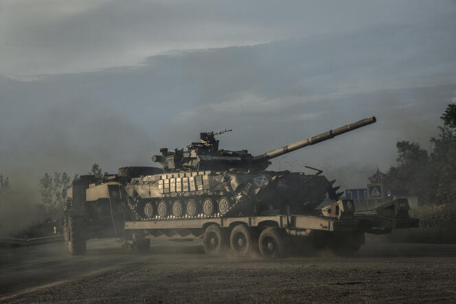 Un tank ukrainien endommagé dans la contre-offensive de Kherson (Ukraine), le 30 août 2022.