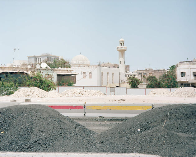 Chantier de la Coupe du Monde de football à Doha, au Qatar.
Photo issue de la série « Land of Plenty » de Marco Barbieri.