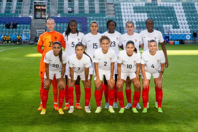 France women's football team players pose for a group photo, ahead of the FIFA Women's World Cup 2023 qualifying Group I football match between Estonia and France, in Tallinn, Russia Estonia on September 2, 2022.