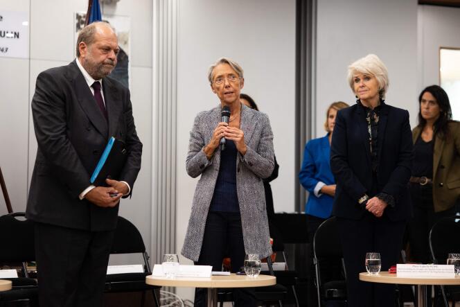 Delegate Minister for Gender Equality Isabelle Roma (right), with Prime Minister Elisabeth Borne and Keeper of Seals Eric Dupond-Moretti, 2 September 2022, in Ris-Orangis (Essonne).
