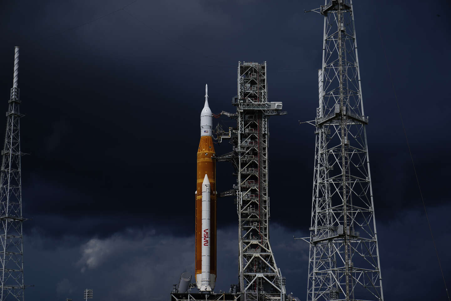 Orkaan Ian dwingt NASA om zijn Artemis-1-raket terug te trekken, waardoor de lancering naar de maan wordt vertraagd