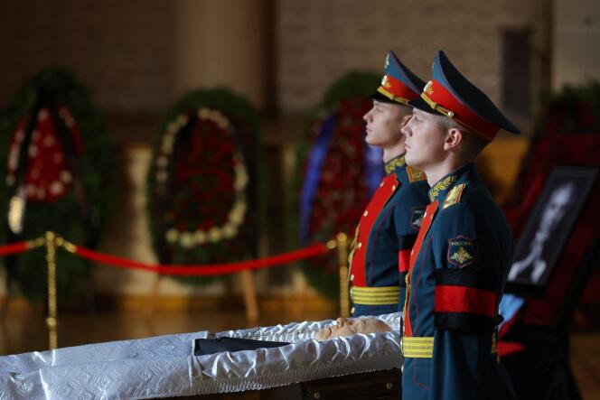 Honor guards stand near the coffin of Mikhail Gorbachev, the last leader of the Soviet Union, at the Council of Trade Unions in Moscow, Russia, September 3, 2022. 