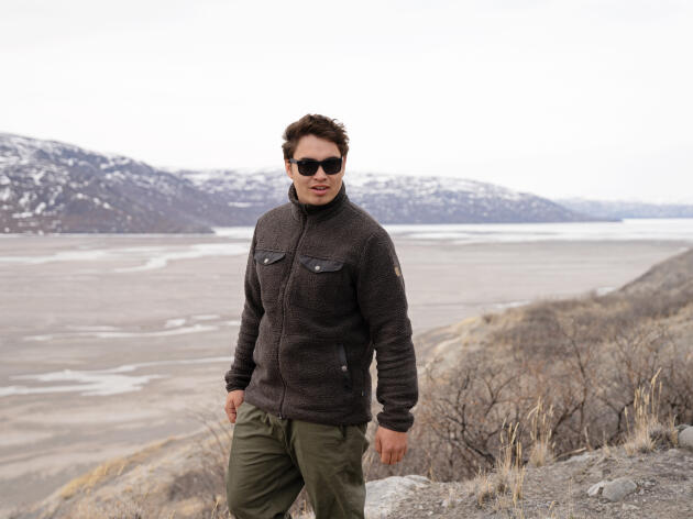 Daniel Lennert Johnsen, educato in Danimarca, è tornato a stabilirsi in Groenlandia per l'immensità dei suoi paesaggi.  In Kangerlussuaq, 23 maggio 2022.