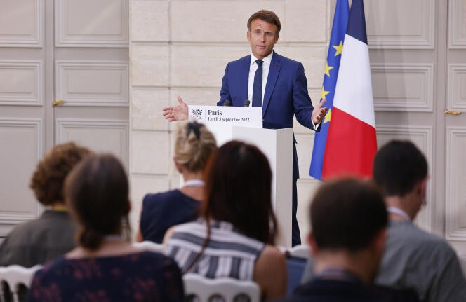 Le président français, Emmanuel Macron, tient une conférence de presse sur la crise de l’énergie en France et en Europe, à l’Elysée, le 5 septembre 2022.