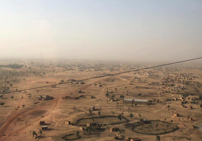Le convoi roulait en direction de la ville de Djibo, dans le nord du Burkina Faso, régulièrement en proie aux attaques djihadistes. Ici, le 18 février 2021.