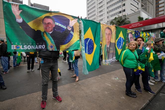 Supporters of Brazilian President Jair Bolsonaro demonstrate to mark the bicentennial of the country's independence in Sao Paulo on September 7, 2022.