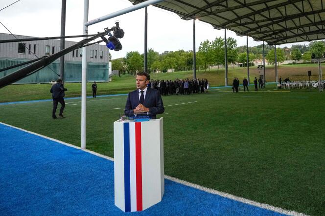 Le chef de l’Etat, Emmanuel Macron, répond aux questions des journalistes lors du lancement du Conseil national de la refondation (CNR), le jeudi 8 septembre 2022, à Marcoussis (Essonne).