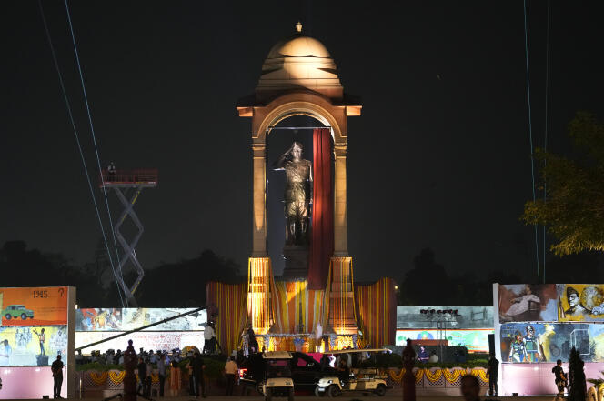 Le Premier ministre indien Narendra Modi dévoile une statue de Subhash Chandra Bose sur l’avenue Central Vista à New Delhi (Inde), le 8 septembre 2022.
