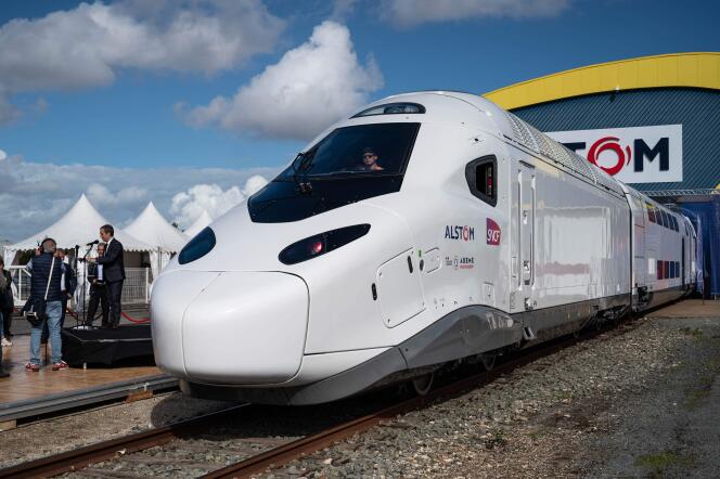 Lors de la présentation du futur TGV M, sur le site Alstom de La Rochelle, le 9 septembre 2022. 