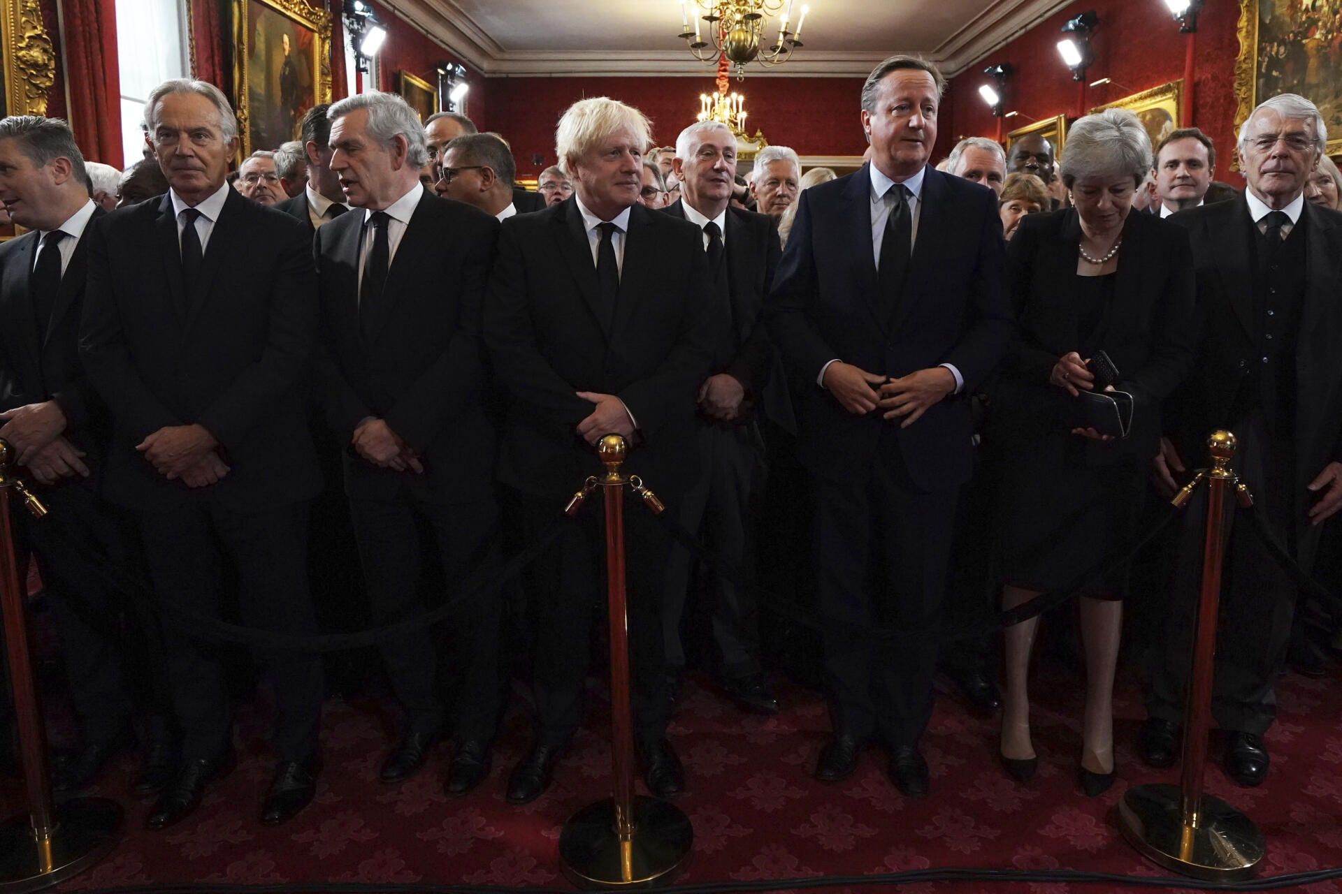 From left to right, Labour Party leader Keir Starmer and former prime ministers Tony Blair, Gordon Brown, Boris Johnson, David Cameron, Theresa May and John Major before the Membership Council ceremony at St James's Palace, London. The speaker of the House of Commons, Lindsay Hoyle, stands in the second row. September 10, 2022.