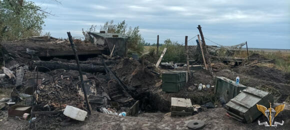 Une position de soldats russes détruite par les forces armées ukrainiennes lors d’une contre-offensive, dans la région de Kharkiv, publiée le 10 septembre 2022.