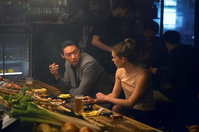 The boss Akiro Sato (Shô Kasamatsu) and the escort-girl Samantha Porter (Rachel Keller) in “Tokyo Vice”, by JT Rogers.