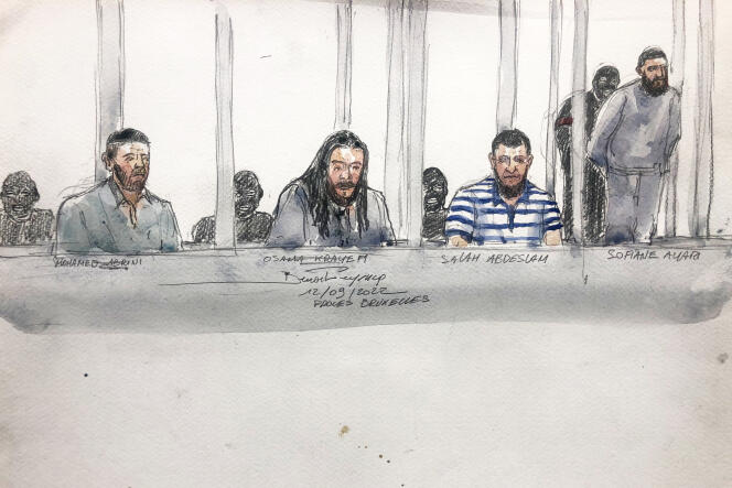 Mohamed Abrini, Osama Krayem, Salah Abdeslam, Sofien Ayari, durante el primer día del juicio por los atentados de Bruselas, 12 de septiembre de 2022.