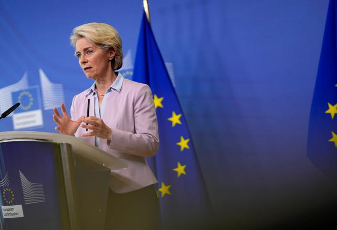 La presidenta de la Comisión Europea, Ursula von der Leyen, habla durante una conferencia de prensa en la sede de la Unión Europea en Bruselas, el miércoles 7 de septiembre de 2022. 