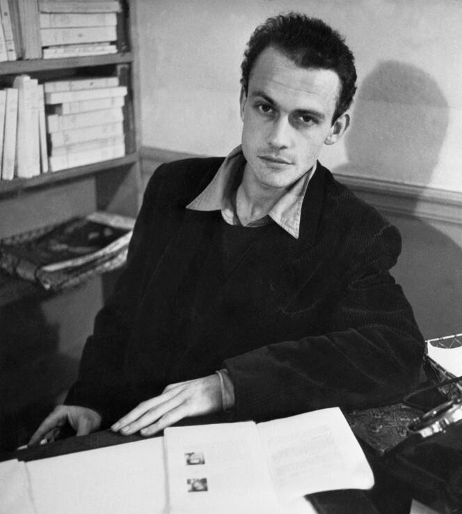 L’écrivain Antoine Blondin, en 1955.