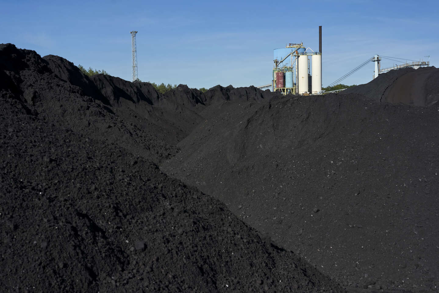 « On est en train de déterrer grand-mère » : à Saint-Avold, on rallume la centrale à charbon pour éviter les coupures d’électricité cet hiver