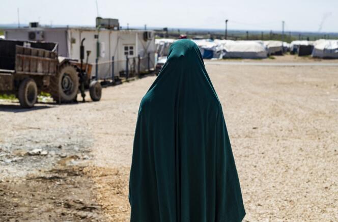 A French woman linked to the organization of the Islamic State, in the Roj camp, Syria, on March 28, 2021.