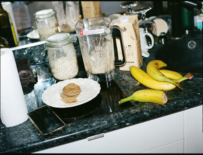 The ingredients for Justin Merle's recipe of the day: oatmeal and banana pancakes.
