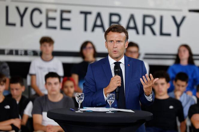 Discours d’Emmanuel Macron lors de sa visite au lycée Eric-Tabarly, aux Sables-d’Olonne (Vendée), le 13 septembre 2022.