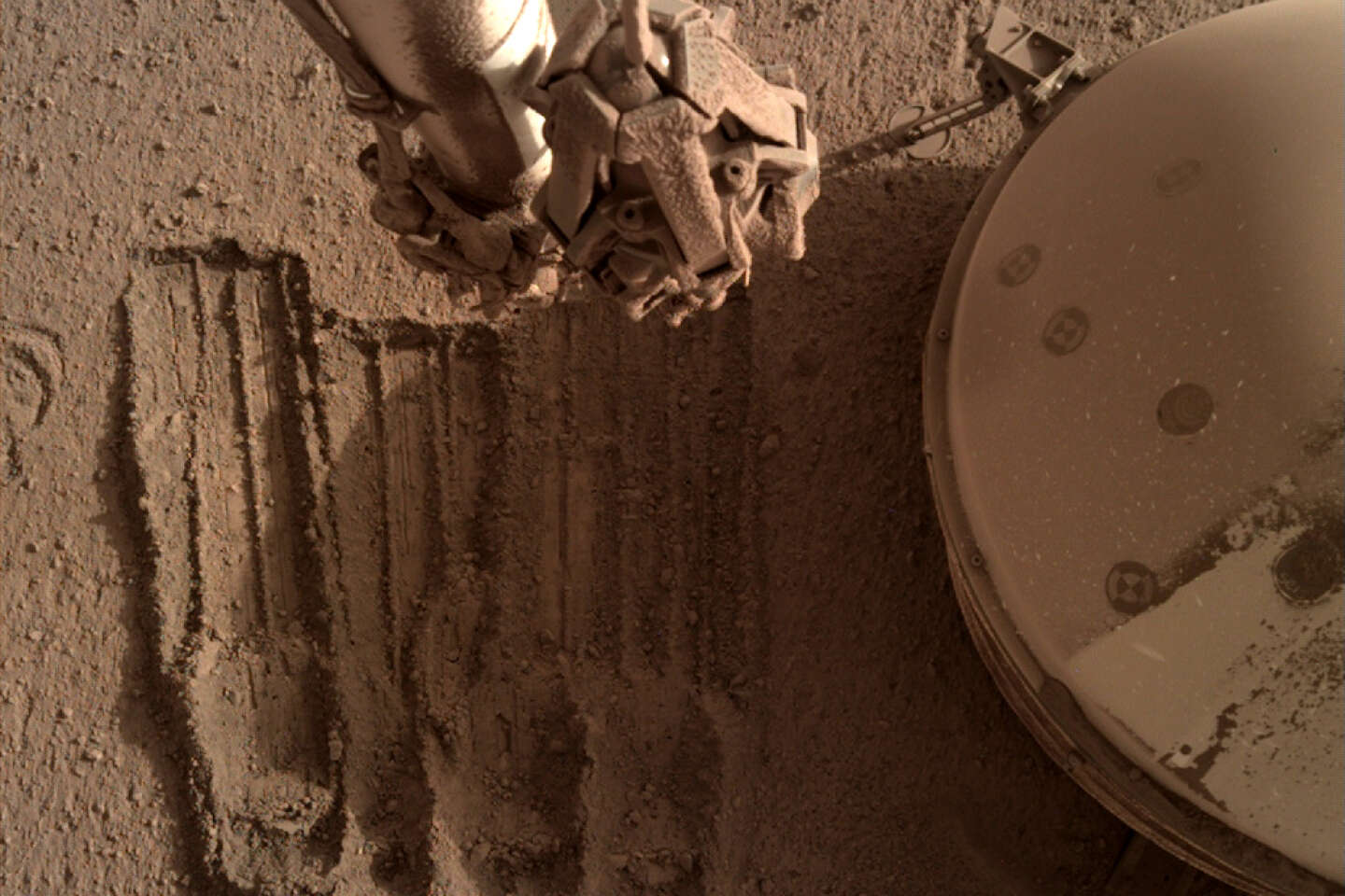 Na Marsie InSight słyszy spadające meteory