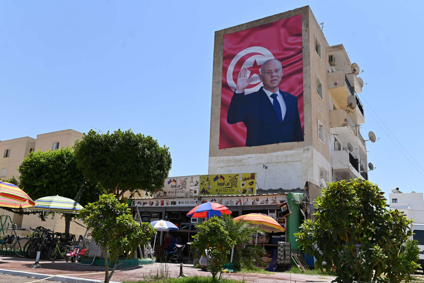 En Tunisie, le président Kaïs Saïed instaure une nouvelle loi électorale marginalisant les partis politiques