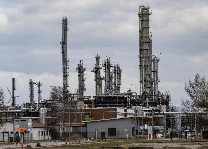 The Schwedt-sur-l'Oder refinery (Brandenburg), in which Rosneft is a minority shareholder, on April 2, 2022. 