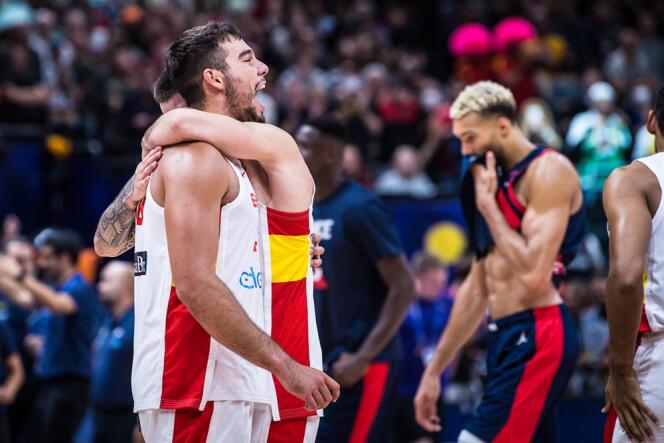 La selección de España celebra ganar la final del FIBA ​​Eurobasket 2022 contra Francia, en Berlín el 18 de septiembre de 2022.