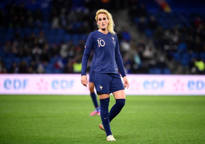 Kheira Hamraoui, with the jersey of the France team, during a match against Finland, February 16, 2022, in Le Havre. 