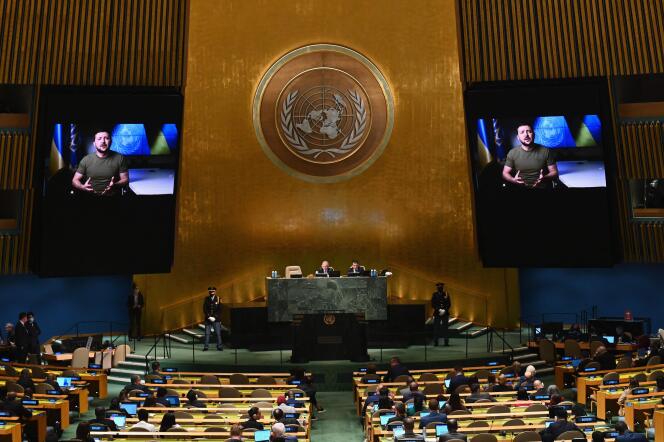 Volodymyr Zelensky s’adresse à distance à l’Assemblée générale des Nations unies, réunie pour sa 77e session, à New York, le 21 septembre 2022.