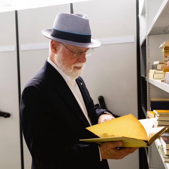 Alberto Manguel, l'homme qui a donné 40 000 livres