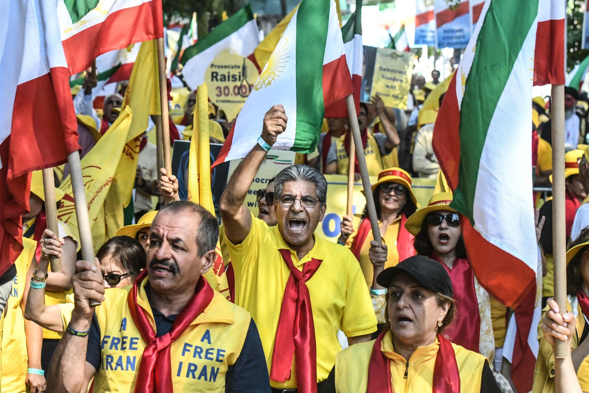 In pictures: The uprising of Iranian women across the world