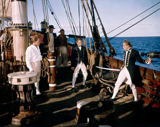 Mutiny on the Bounty (1962), sebuah film yang disutradarai oleh Lewis Milestone, tetap menjadi film adaptasi mitos yang paling terkenal.  Marlon Brando memerankan Fletcher Christian (kanan) dan Trevor Howard, Kapten Bligh (kiri). 