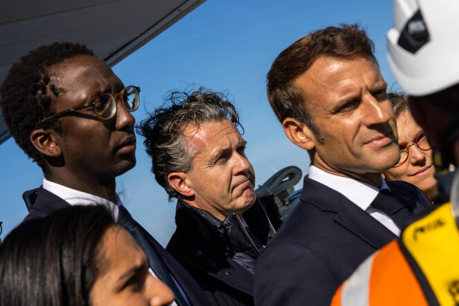 Emmanuel Macron, président de la république, et ses ministres visitent un parc éolien au large de Saint-Nazaire, Loire-Atlantique, jeudi 22 septembre 2022 - 2022©Jean-Claude Coutausse pour Le Monde