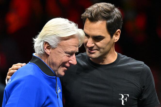 Switzerland's Roger Federer speaks to Team Europe captain Bjorn Borg (L) during a practice session ahead of the 2022 Laver Cup at the O2 Arena in London on September 22, 2022. RESTRICTED TO EDITORIAL USE (Photo by Glyn KIRK / AFP) / RESTRICTED TO EDITORIAL USE