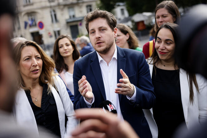Julien Bayou llega a la Asamblea Nacional, en París, el martes 21 de junio de 2022. 
