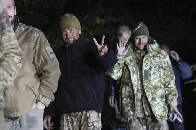 Ουκρανοί στρατιώτες που αφέθηκαν ελεύθεροι σε ανταλλαγή αιχμαλώτων μεταξύ Ρωσίας και Ουκρανίας, την Τετάρτη 21 Σεπτεμβρίου