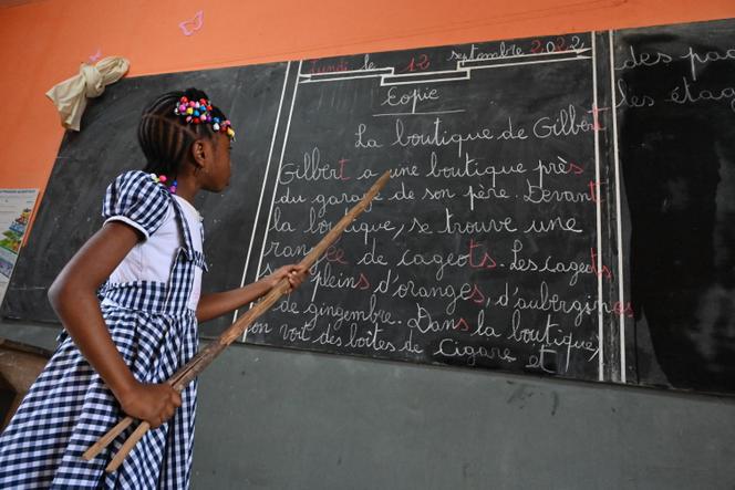 In a classroom in Abidjan, September 12, 2022, during the return to Côte d'Ivoire.