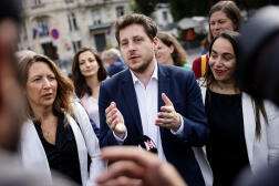 Julien Bayou arrive à l’Assemblée nationale, à Paris, le mardi 21 juin 2022. 