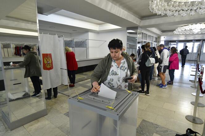 On September 23, 2022, in Sevastopol, Crimea, people from the Luhansk and Donetsk regions voted during a referendum to join the regions with Russia.