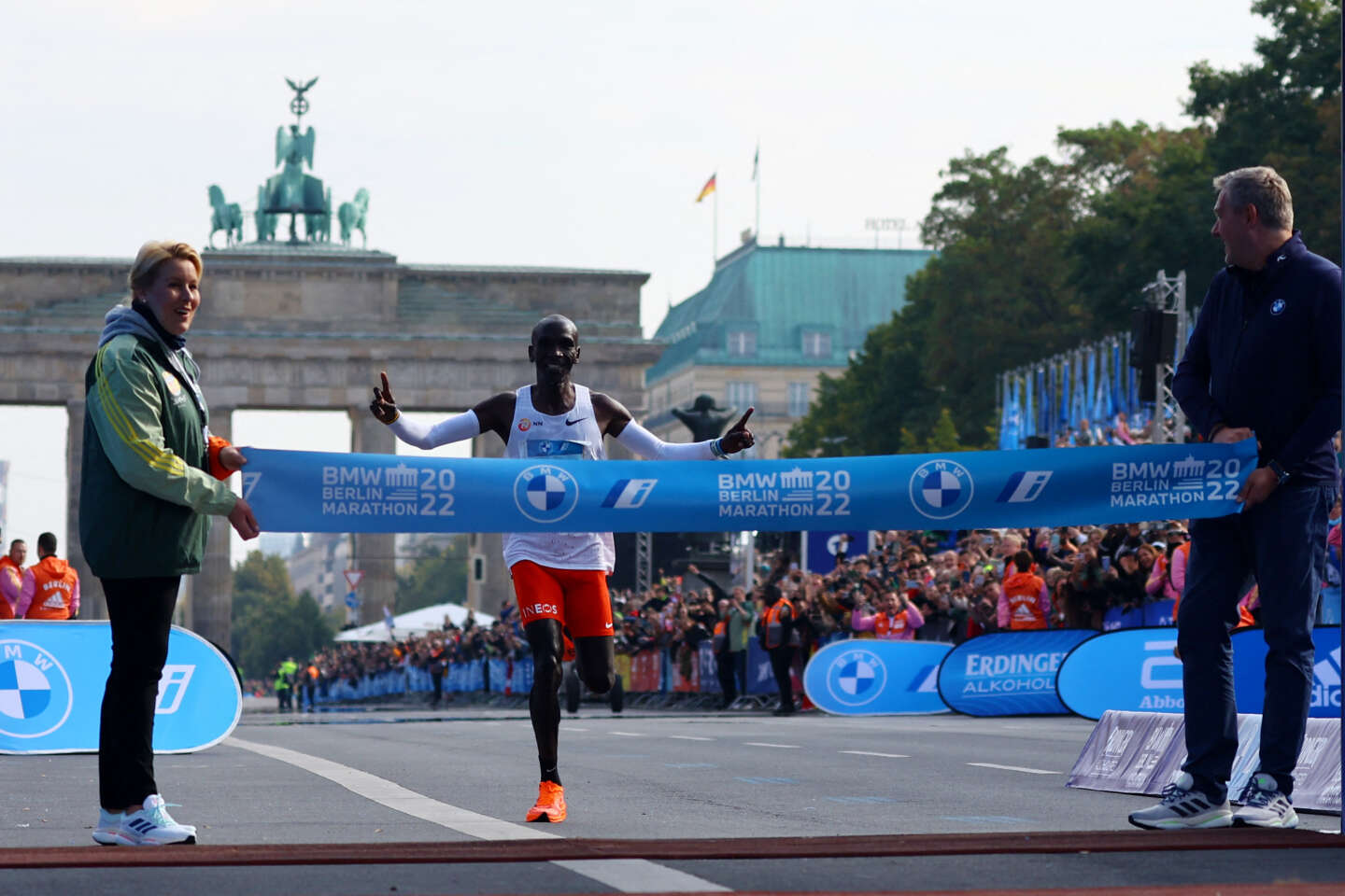 Eliud Kipchoge bat le record du monde du marathon à Berlin