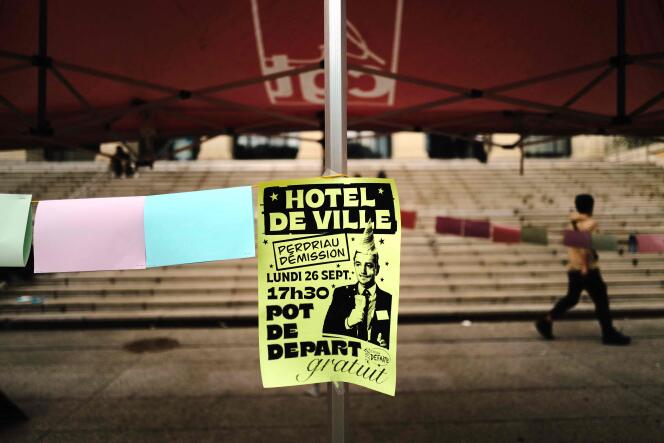 Poster calling on Stéphanois to come and celebrate the “starting drink” of the mayor, Gaël Perdriau, in Saint-Etienne, on September 26, 2022.