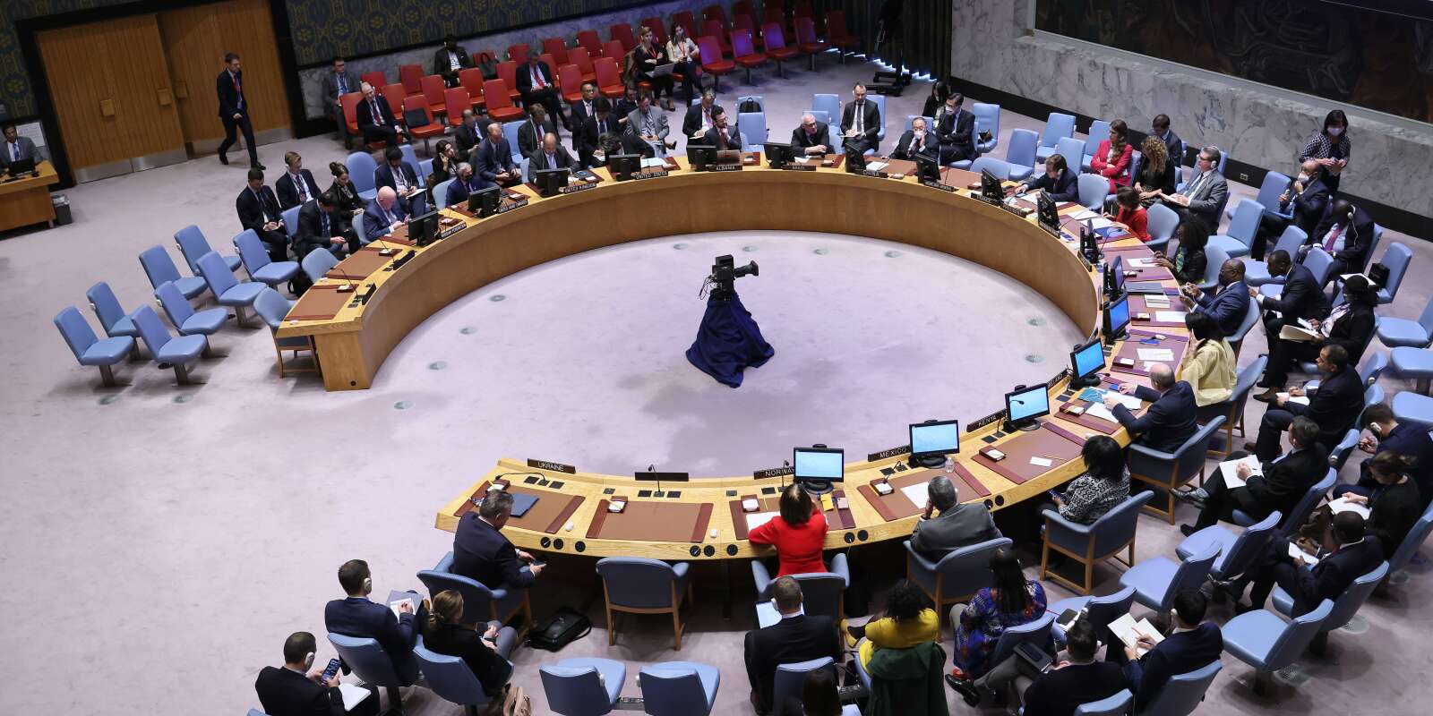 Les membres du Conseil de sécurité tiennent une réunion au siège des Nations Unies pour échanger à propos du conflit en Ukraine, le 27 septembre 2022, à New York. 
